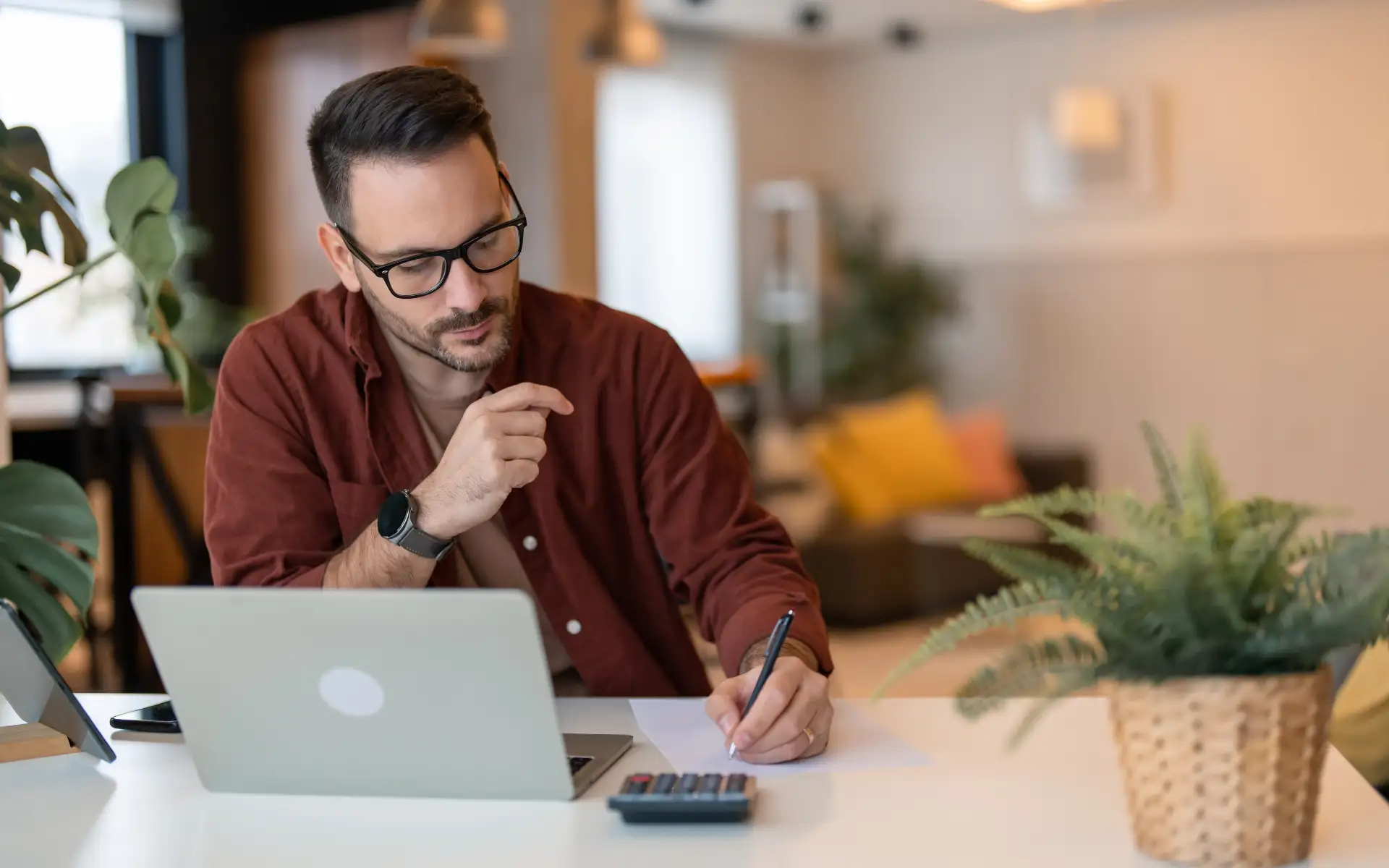 Online-IDD-Weiterbildung für Versicherungsvermittler:innen