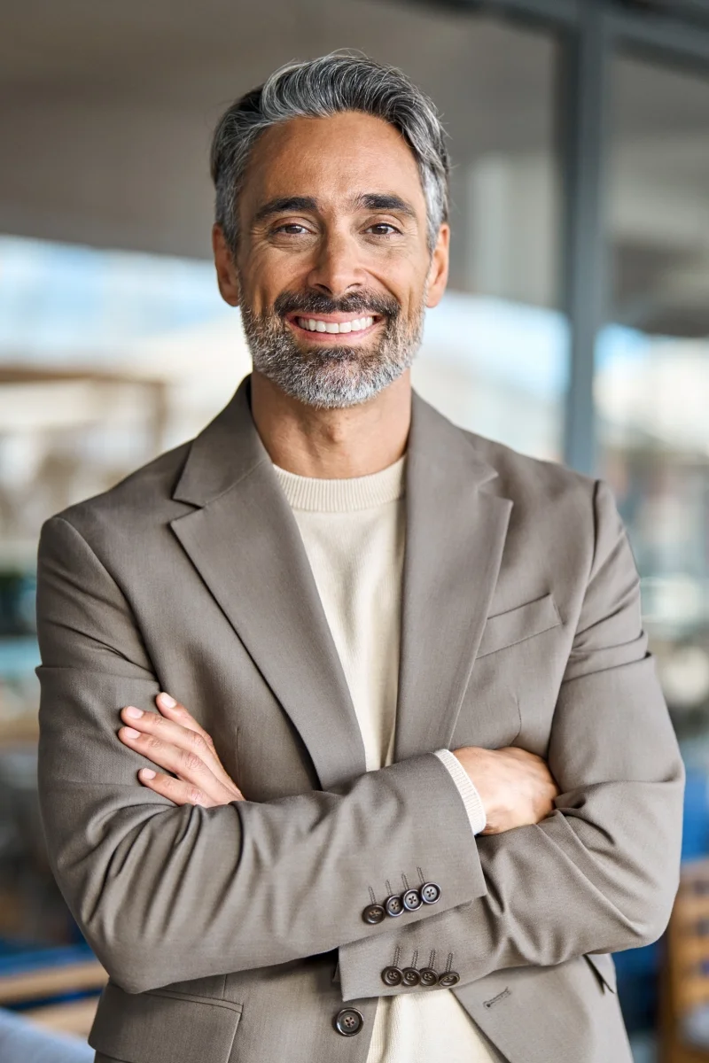 Ein männlicher Vermittler von Verbraucherkrediten