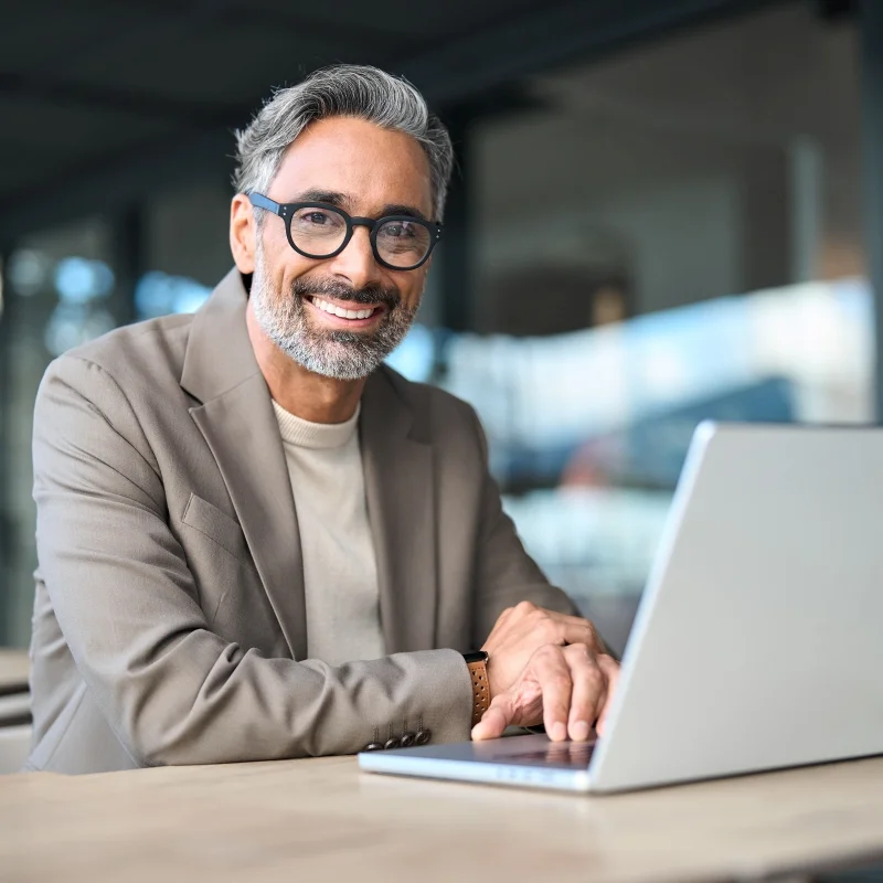 Verbraucherkreditvermittler bildet sich weiter